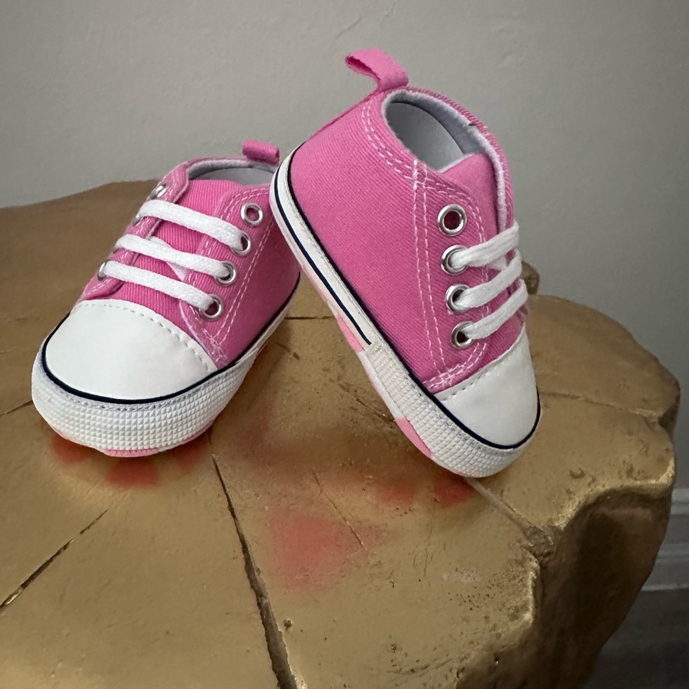 Baby sneakers, pink